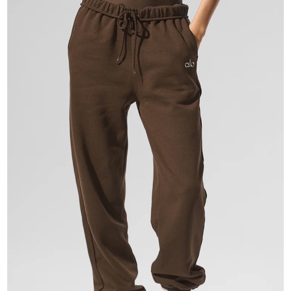 ALO Yoga Womens Chocolate Sweatpants. Brand new with tags.